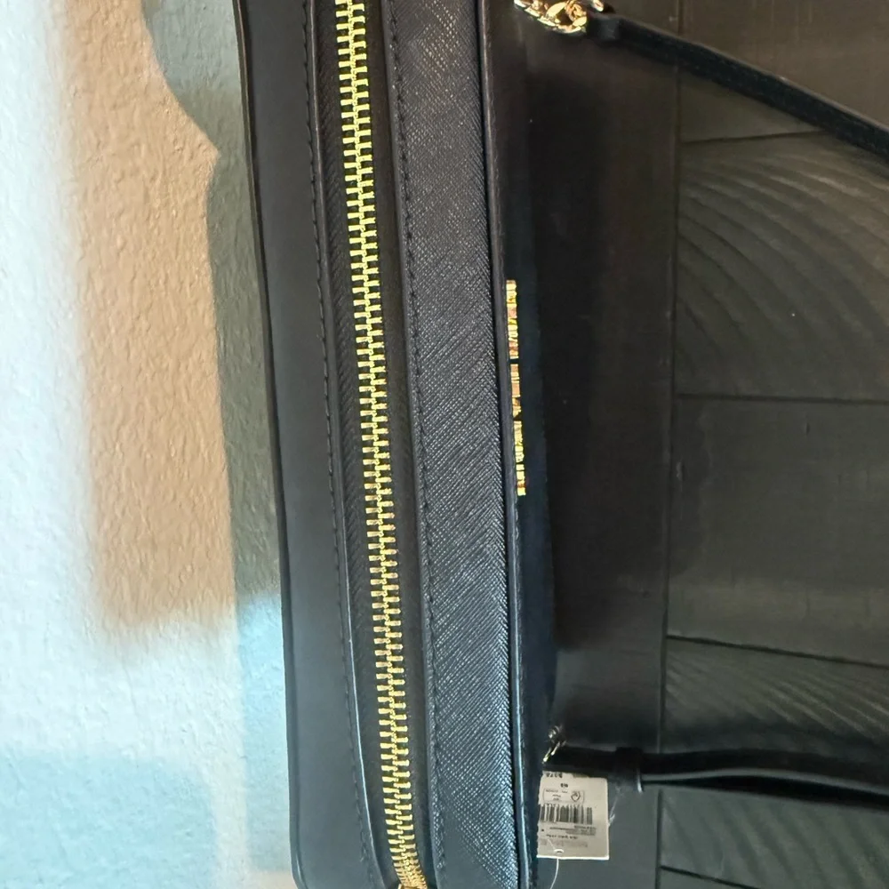 NWT Michael Kors Black Crossbody Bag with Gold Hardware - Picture 7 of 7